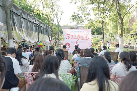 【感恩有你，白衣天使在行動】昨日，成都神康癲癇醫院開展國際護士節戶外團建