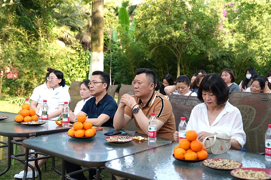 【感恩有你，白衣天使在行動】昨日，成都神康癲癇醫院開展國際護士節戶外團建